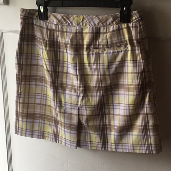 Izod Golf Skort - Picture 2 of 5